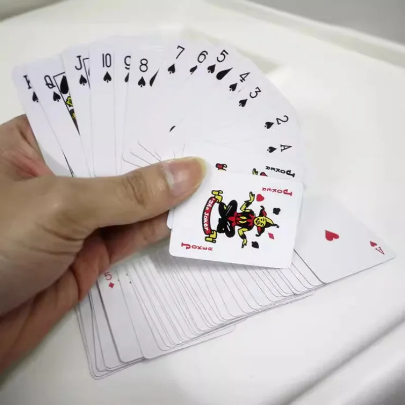 

Красный Черный Мини Веселые Путешествия Игральные Карты Симпатичные Карманные Покерные Колоды Настольные Игры Kill Time 5,3 X 3,8 См Развлекательный Инструмент