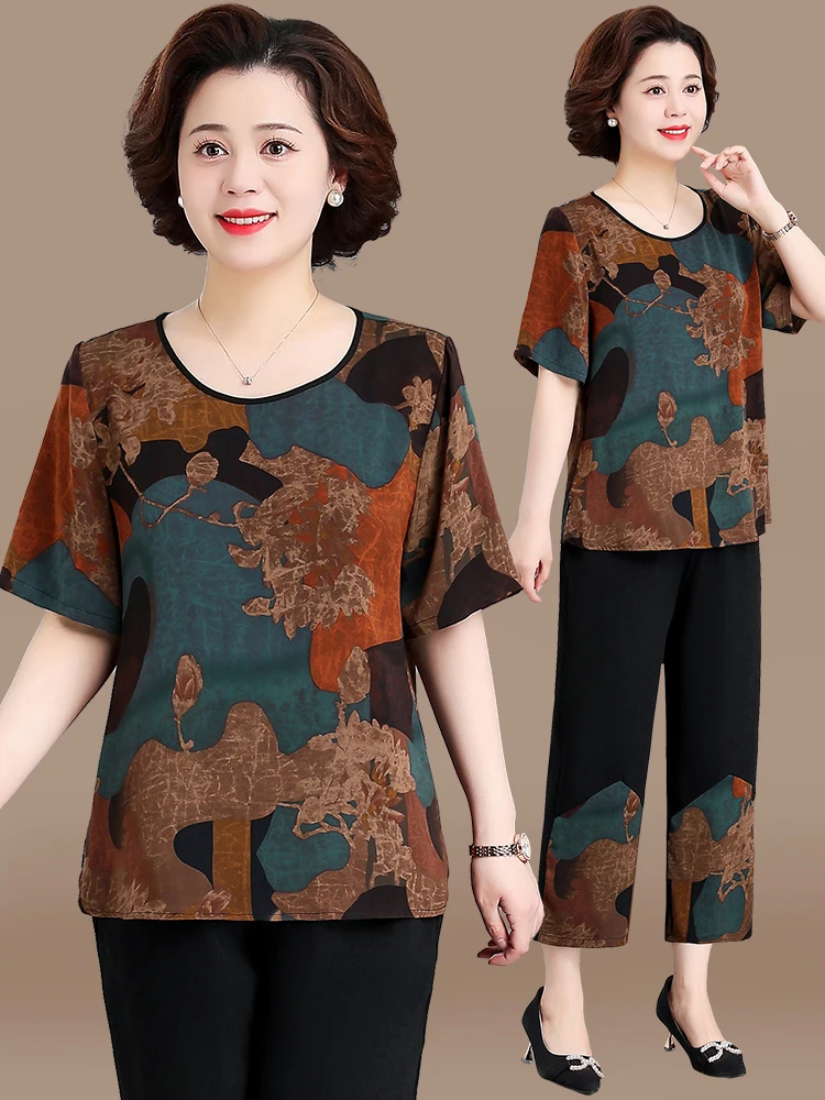 

Модный летний комплект одежды для женщин среднего возраста: свободная футболка с коротким рукавом и круглым вырезом, комплект из двух предметов.