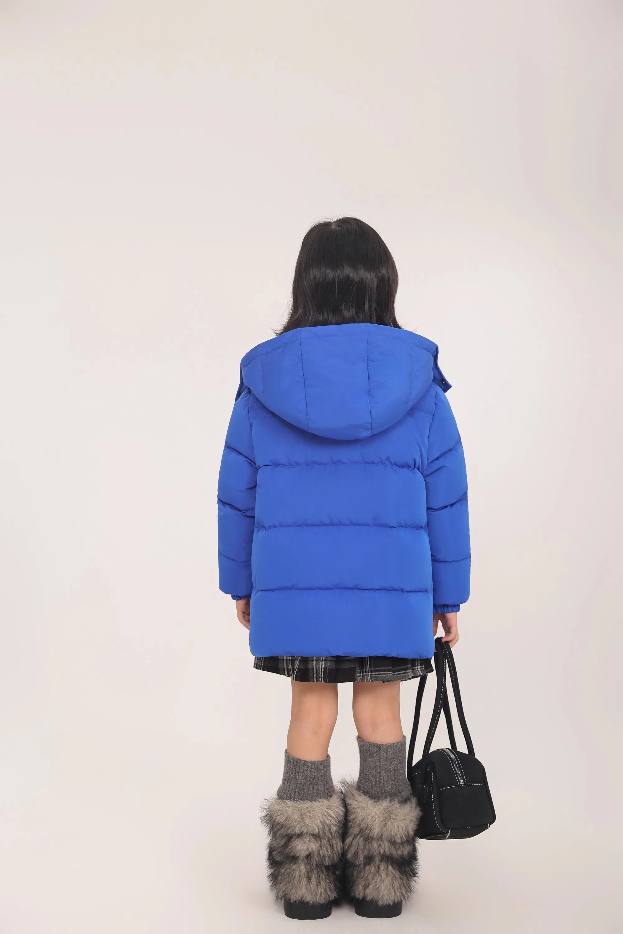 Kinder-Daunenjacke mit 90% Weißer Entendaune, Braune Kapuze, Mittellange Daunenjacke mit Großen Taschen, Dicke Warme Winteroberbekleidung für Mädchen A4853 – Detail 32