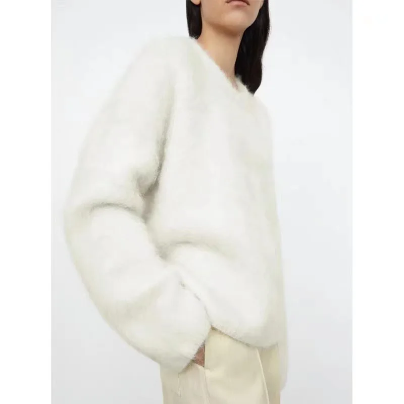 2024 Alpaca Plush round Neck Wool Thick Women\'s Loose and Idle Profile Sweater Wholesale