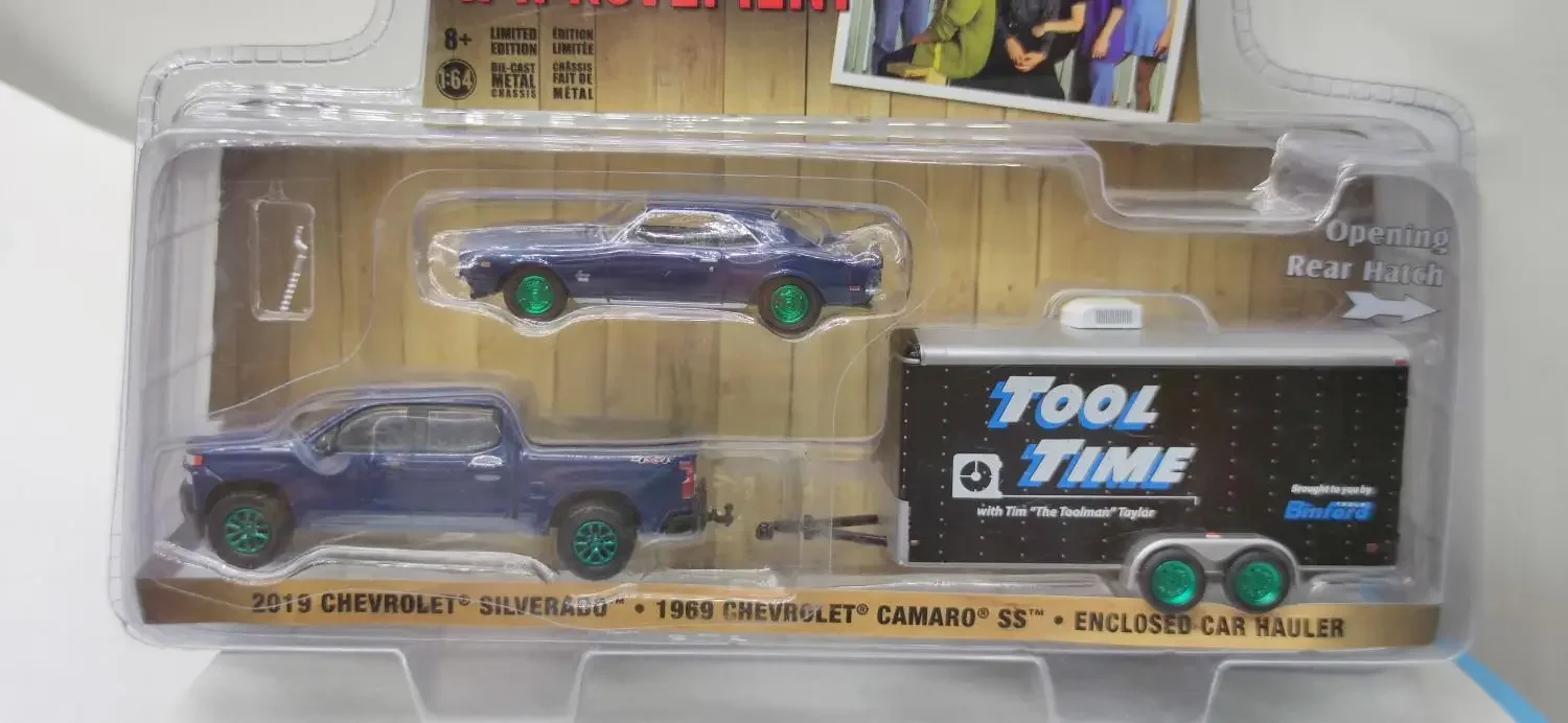 1: 64 2019 Chevrolet SILVERADO&1969 Chevrolet CAMARO SS&Closed Trailer Green Edition  Collection of car models