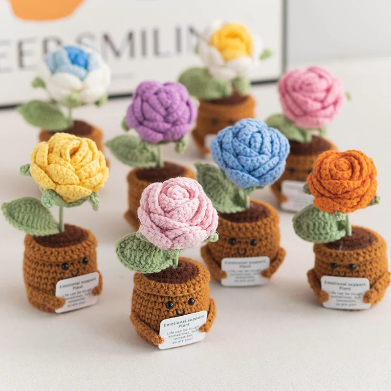 ミニ完成品のクロシェローズの鉢植え、感情的なサポートを与えるぬいぐるみ植物、母の日、バレンタインデー、クリスマス、卒業祝い