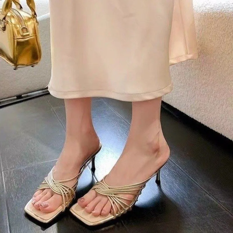 

2026 Summer Women's New Cross Tied Slippers Sexy Square Open Toe Mid Heel Slippers Female Fashion Casual Elegant Beach Sandals