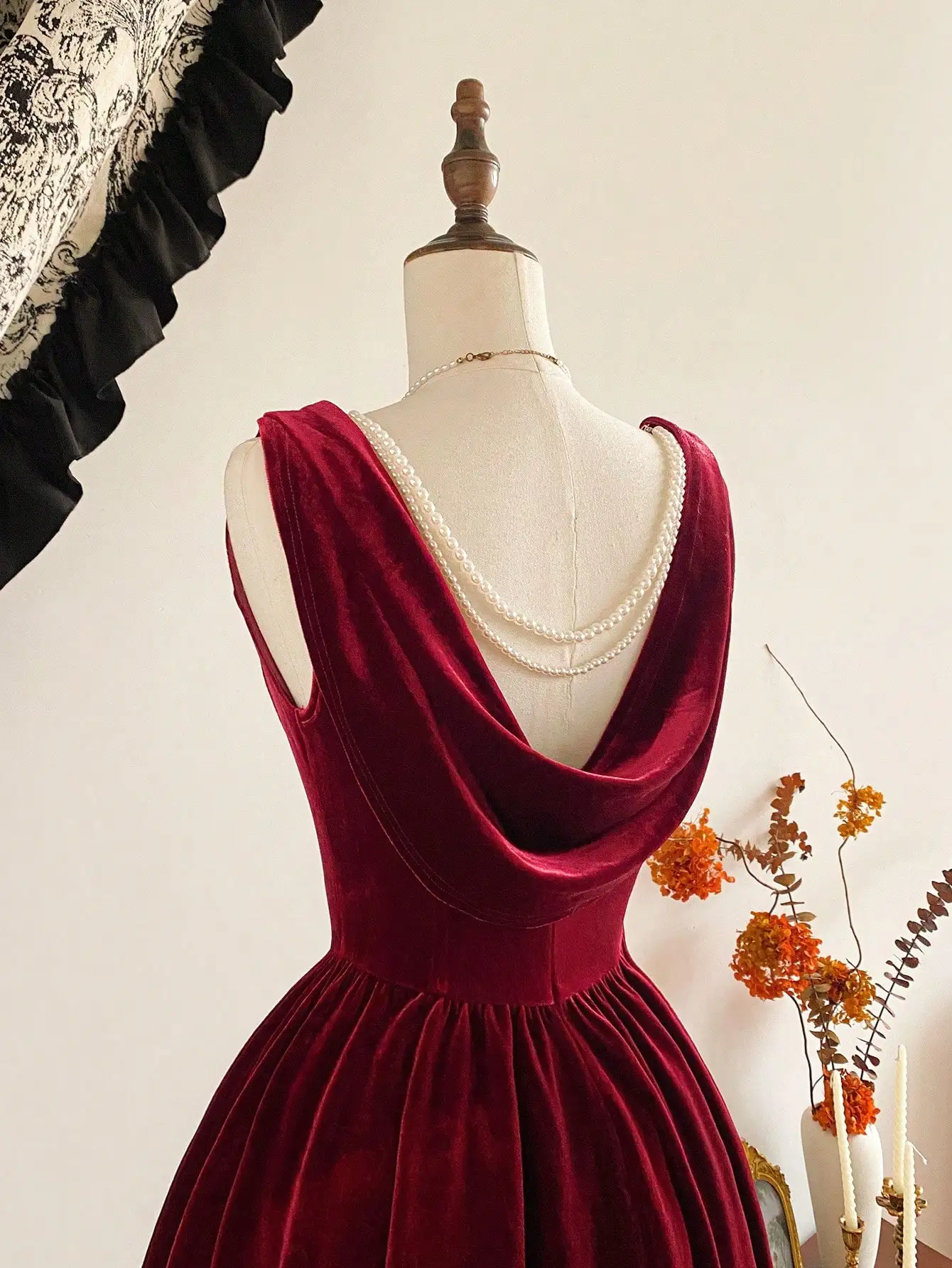 

Vintage Elegant Women's Dress With Pockets Velvet Pearl Chain Party Holiday Cocktail Dress Clothes For Women Halloween Costumes