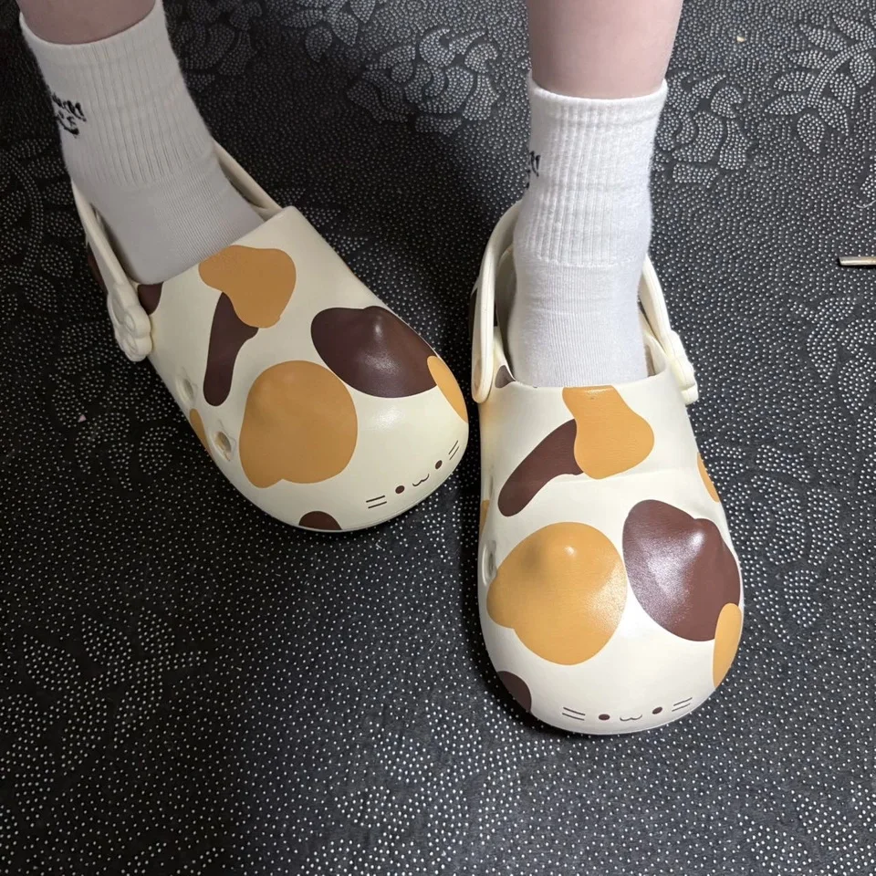 New 2 in 1 Cute Cat Clogs Woman Non Slip Breathable Closed Toe Kitty Feet Sandal Light Indoor Outdoor Cartoon Garden Shoes Women