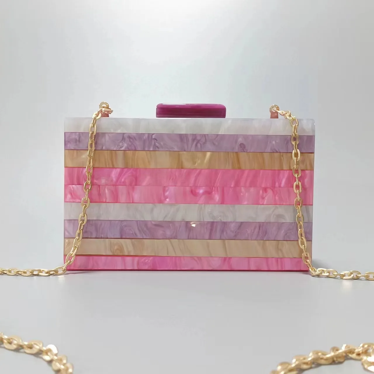 

New Fashionable Ladies Clear Colorful Stripe Spliced Pearlescent Acrylic Handbag for Banquets Shoulder Crossbody Clutch