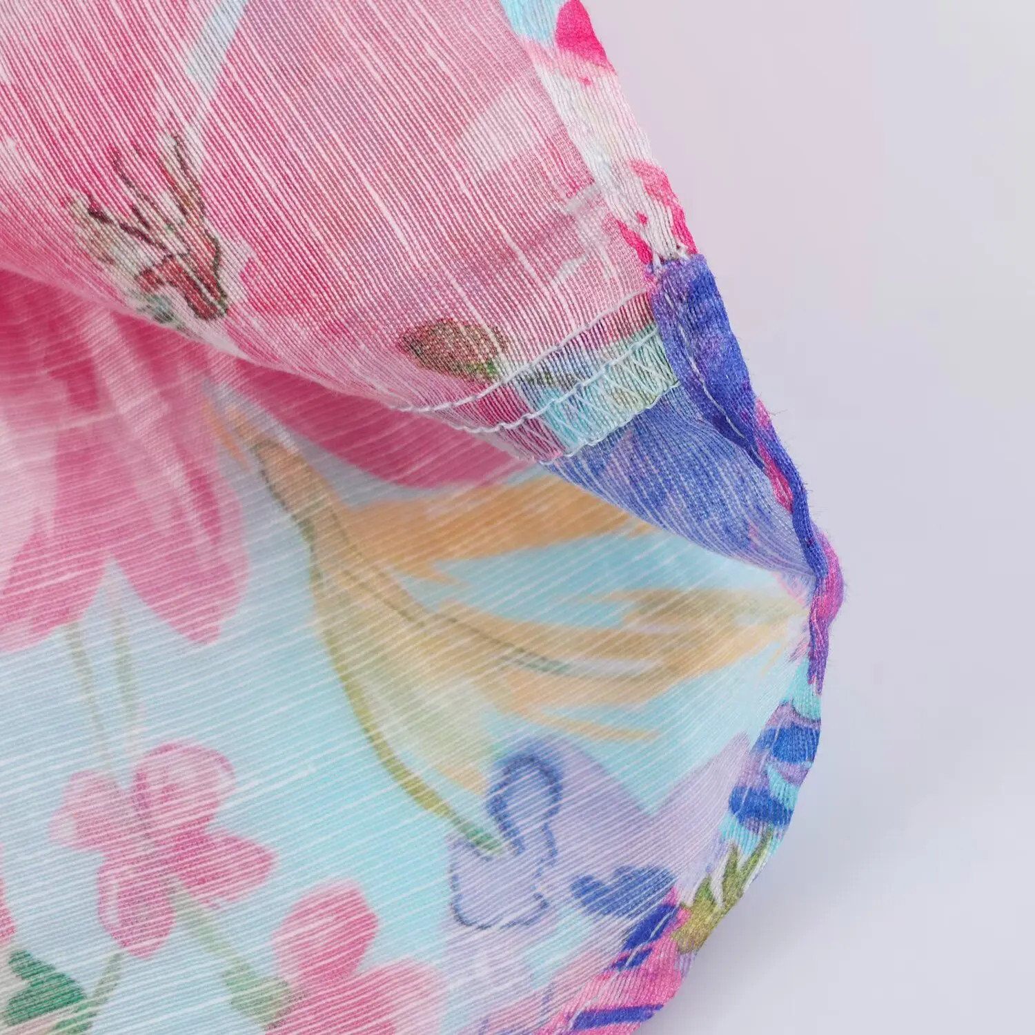 Sommerliche Bluse mit Blumenmuster im Strandstil für Damen, 3/4-Armel, atmungsaktiv, vielseitig, für Büro, Freizeit und Alltag. – Detail 11