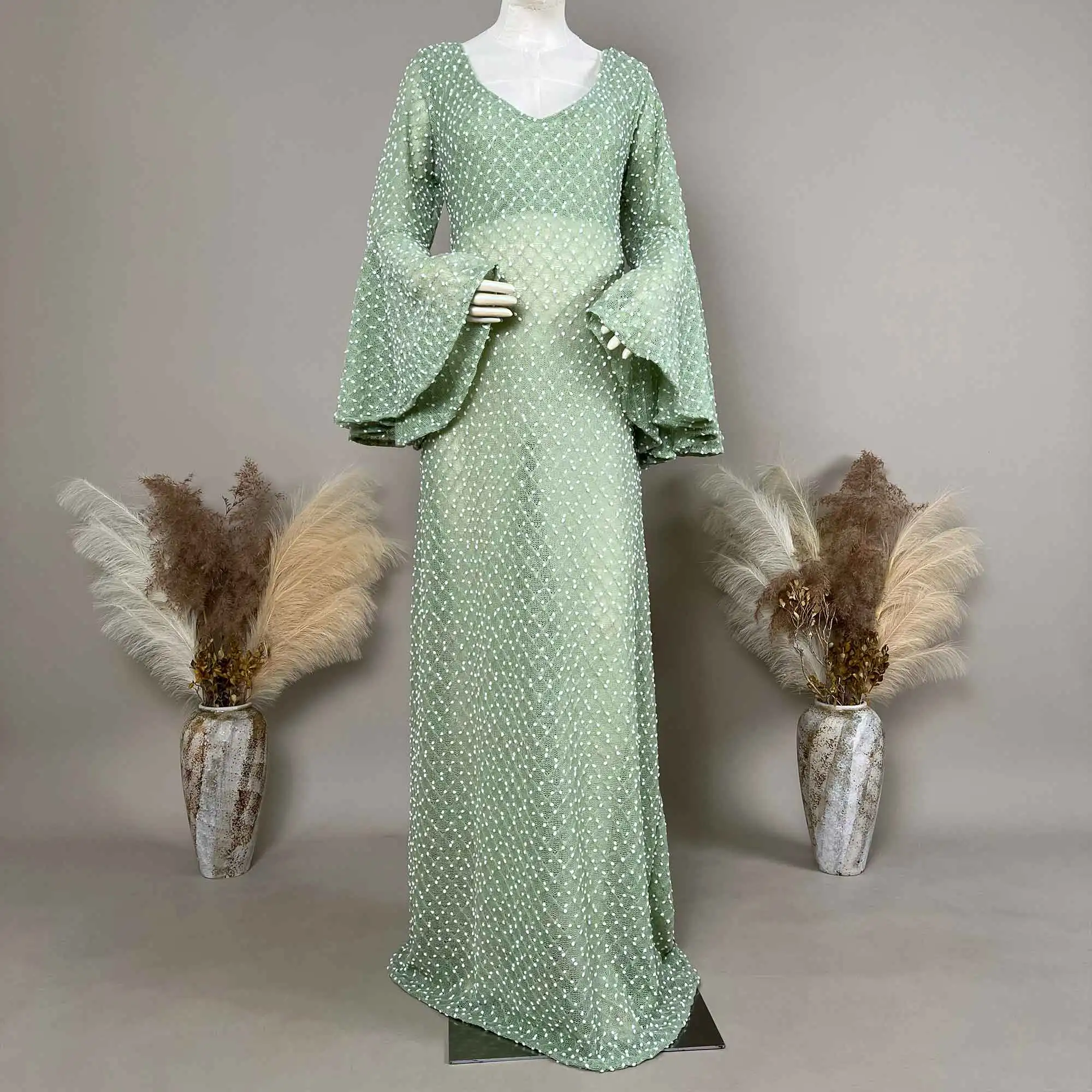 

Don&Judy Polka Dot V-Neck Maternity Photography Dresses Photoshoot Gown with Long Sleeves Pregnant Photo Session Maternity Dress