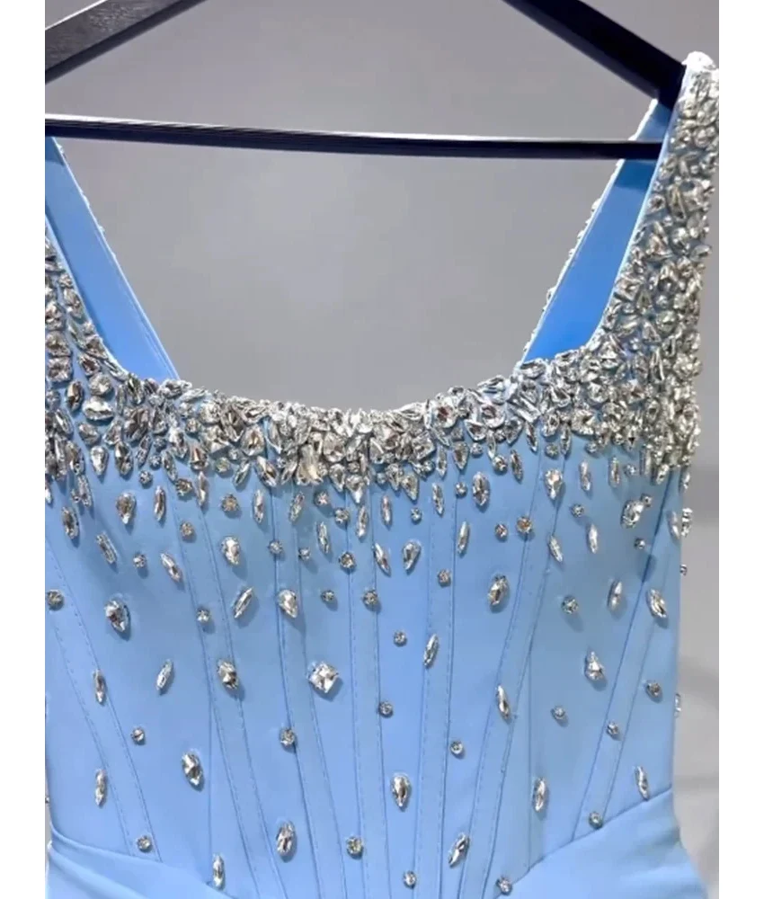 Abito da sera con spalline in cristallo dritto in jersey di lusso personalizzato Abiti da celebrità senza maniche lunghi fino al pavimento di nuova moda