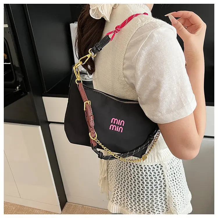 

2025 Luxury Brand New! Exquisite Women's Canvas Dumpling Bag - Features Eye - catching Color - block Surf Rope Design,