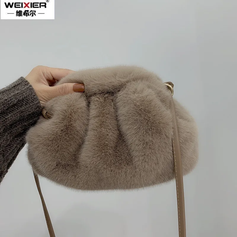 Winter Plush Cloud Bag for Women Luxury Brand Winter Faux Fur Bag Fashion Mink Fur Crossbody Bag Designer Ladies Shoulder Bags가방