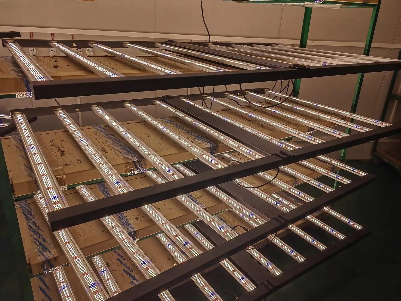 Stock Led Grow Lights 1000W  Full Spectrum Dimmable Indoor Hydroponic Grow Light