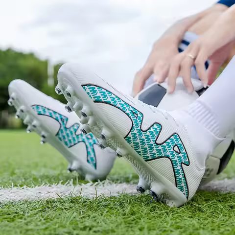 Men Football Shoes Society Soccer Shoes Sneaker Students Training Cleats Outdoor Ultralight Casual Professional Football Boots