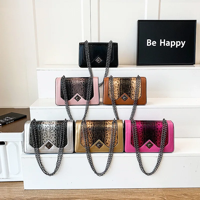 

New Retro Snake Pattern Splicing Chain Shoulder Small Square Bag, Trendy and Fashionable Versatile Women's Oblique Span Bag