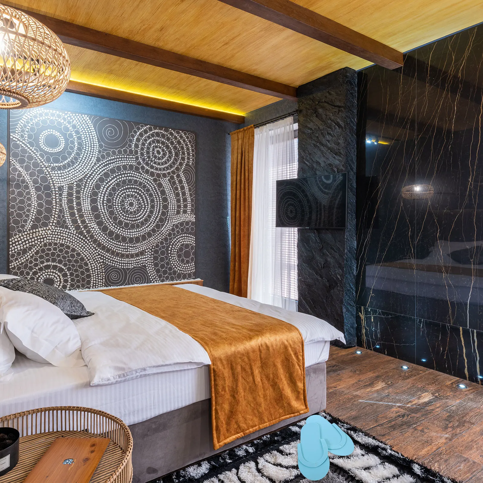 

Disposable Slippers 36 Pairs for Hotels Spa Pedicure Foot Care Salon Use EVA Mopping Slippers Random