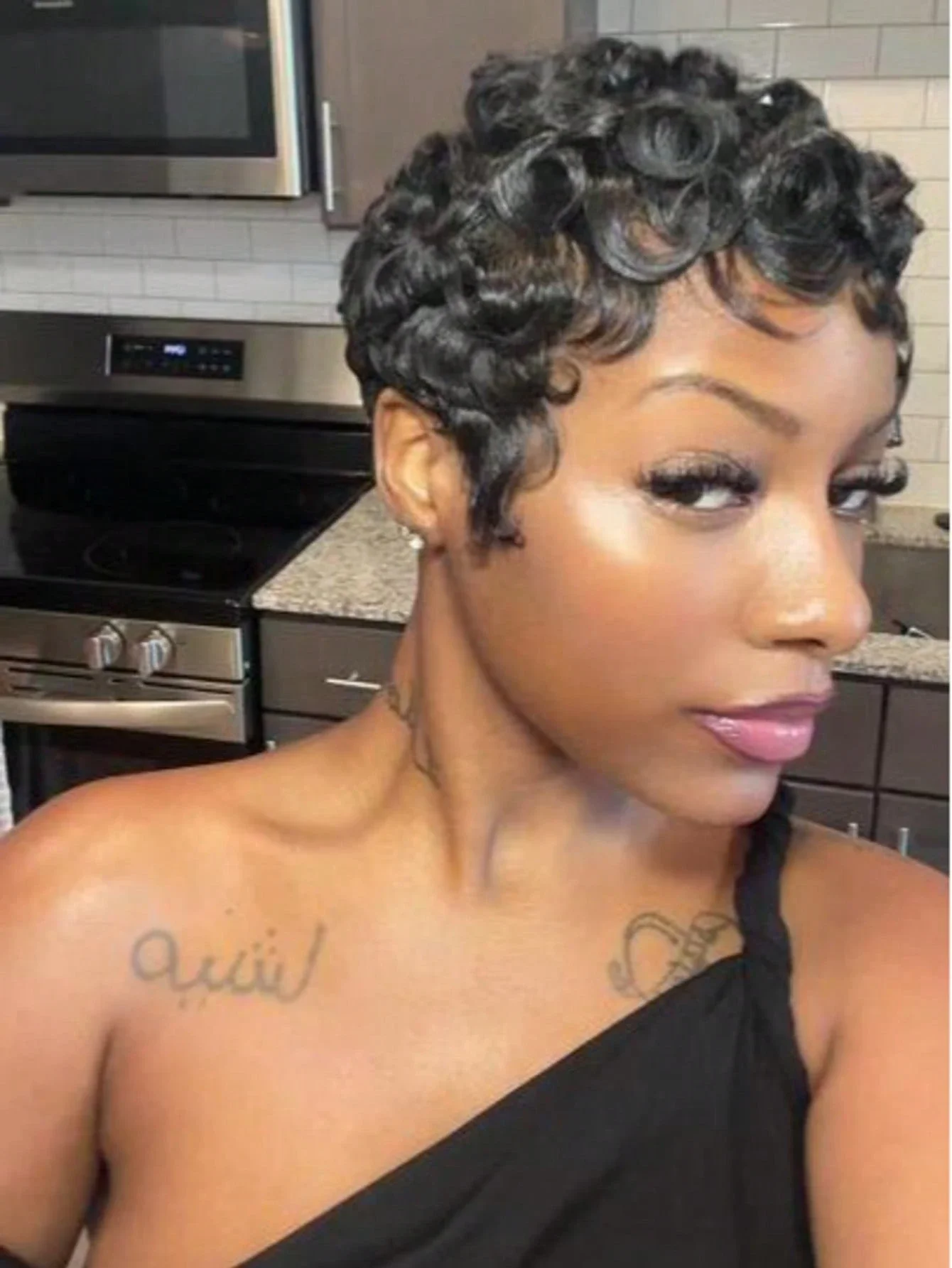 

Короткие кудрявые парики для женщин, натуральные кудрявые парики, парики с прической пикси, из человеческих волос, машинной работы, с челкой, парики с прической пикси из человеческих волос