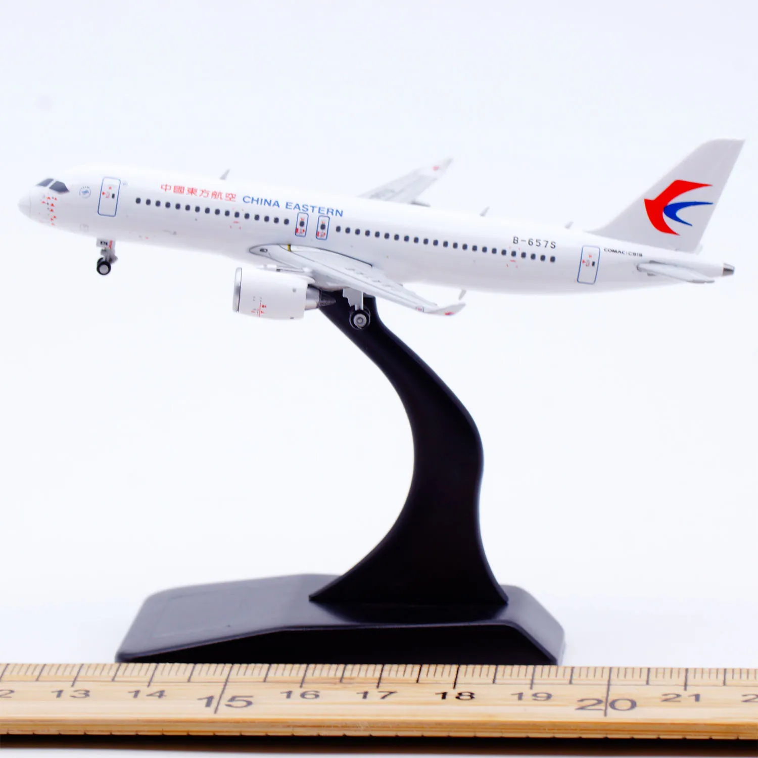 xx40678-alloy-collectible-plane-gift-jc-wings-1-400-china-eastern-airlines-skyteam-comac-c919-diecast-aircraft-model-b-657s
