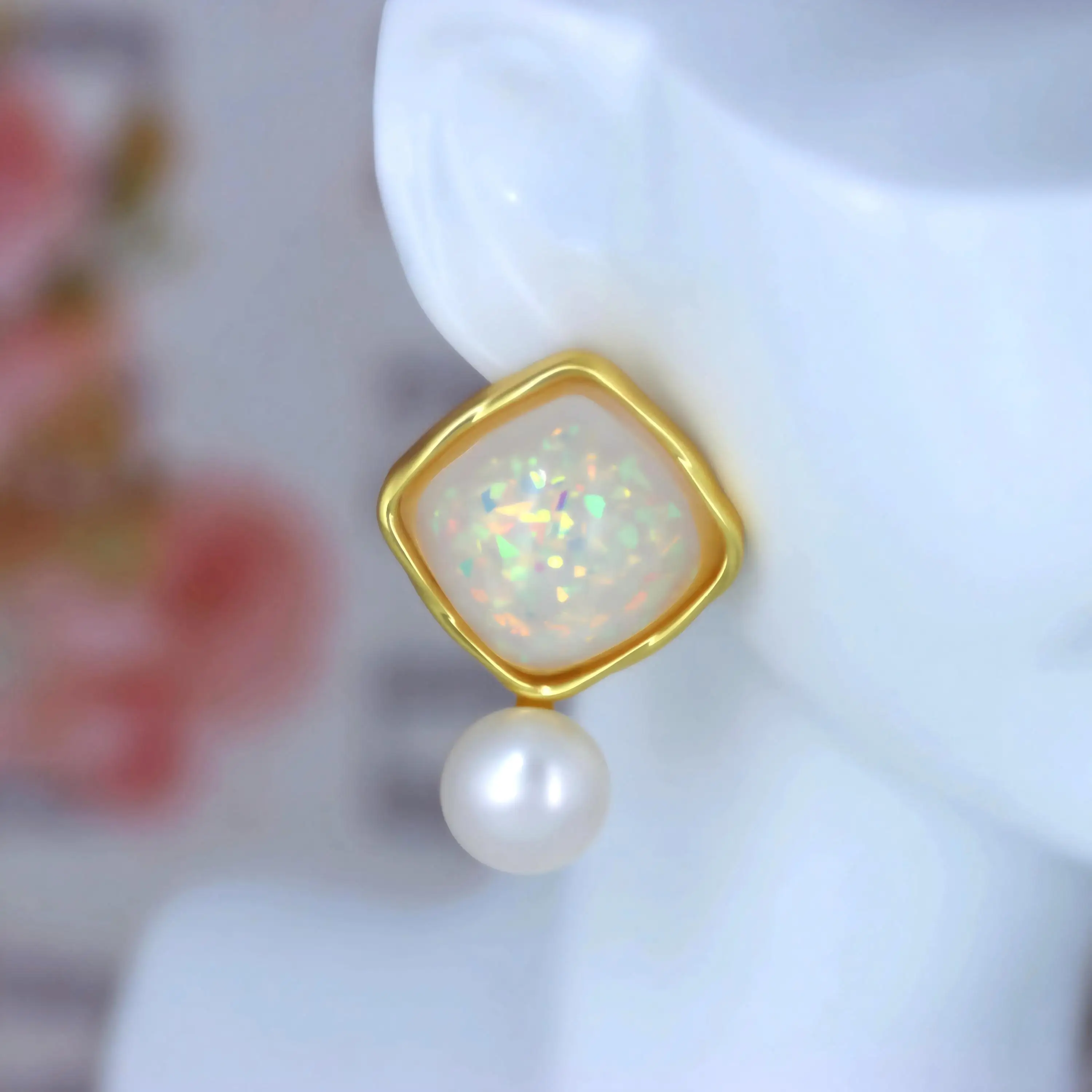 

JUNYE Colored Irregular Women's Earrings, 5A Grade Freshwater Pearl, Fashion Piercing Jewelry, Suitable for Party Banquet Gifts