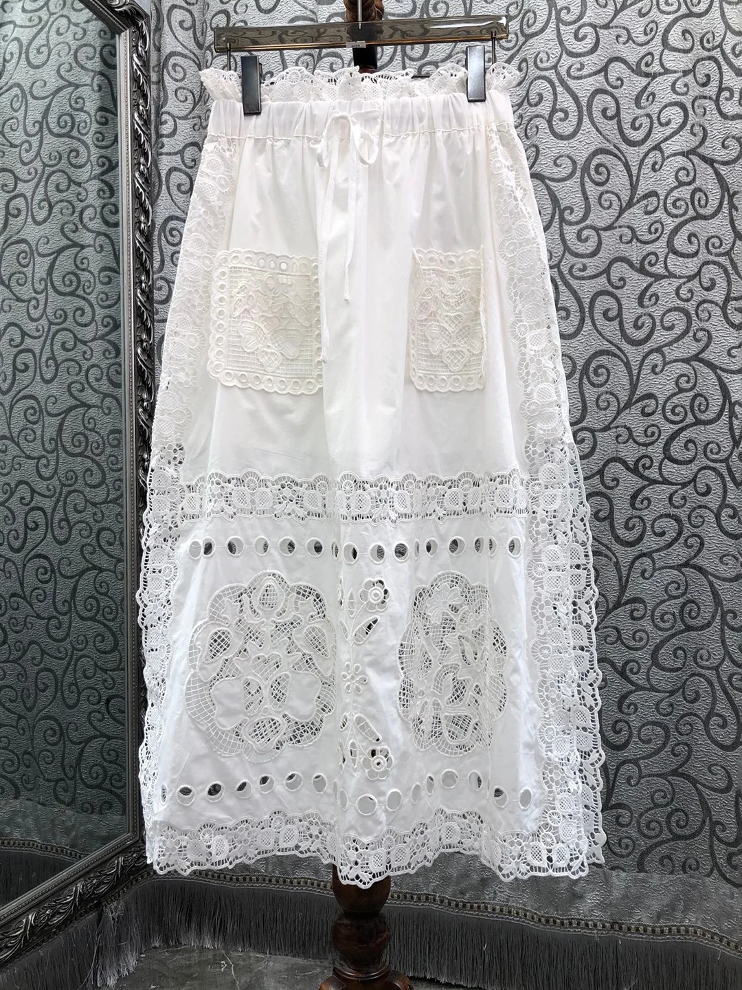 

Milan Small Town Heavy Embroidery Soluble Flower Lace Hollow out Split A-Line Skirt Women's Commute High Waist Cotton Blend