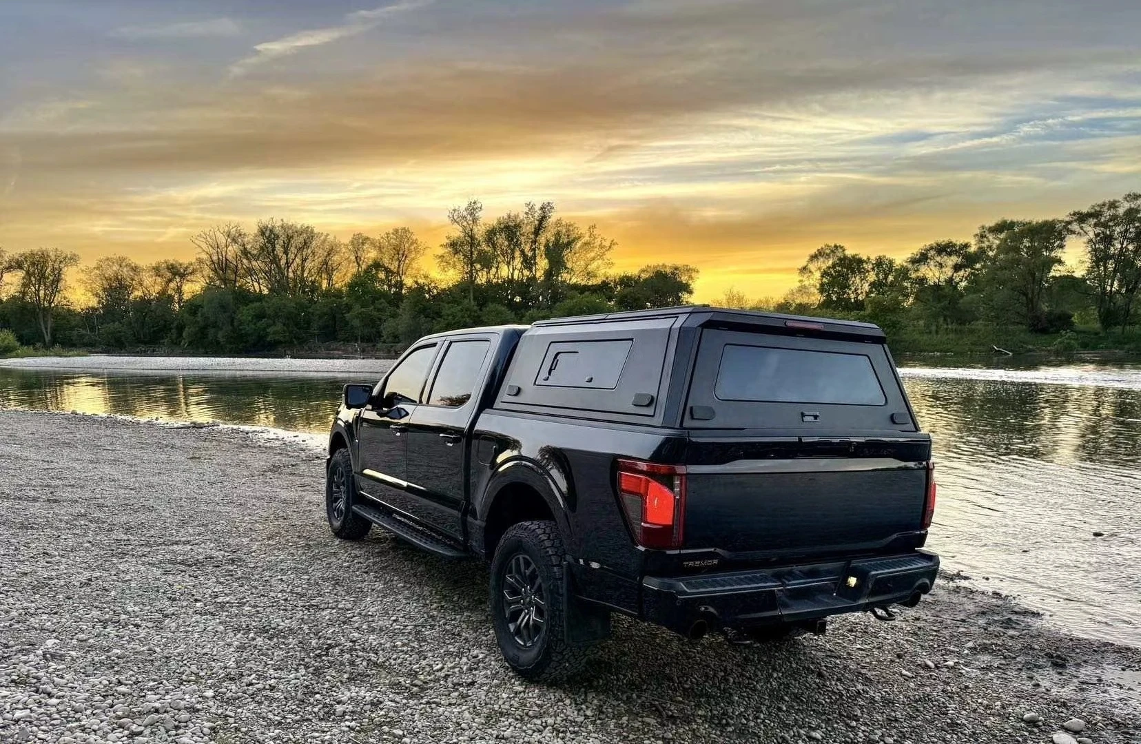 Hard Aluminum Camper Shell Canopy Truck Bed Tonneau Cover For Toyota Tacoma Dodge Ram 1500 Jeep Gladiator JT 4X4 Pickup