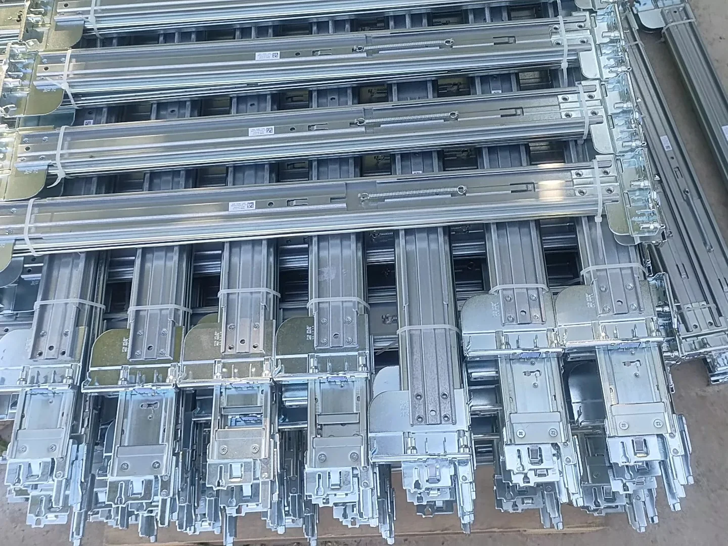 

FOR DELL Server Ready Rails 2U Sliding Rails R720 720XD R730 R730XD, Please contact me if you need to specify the model.