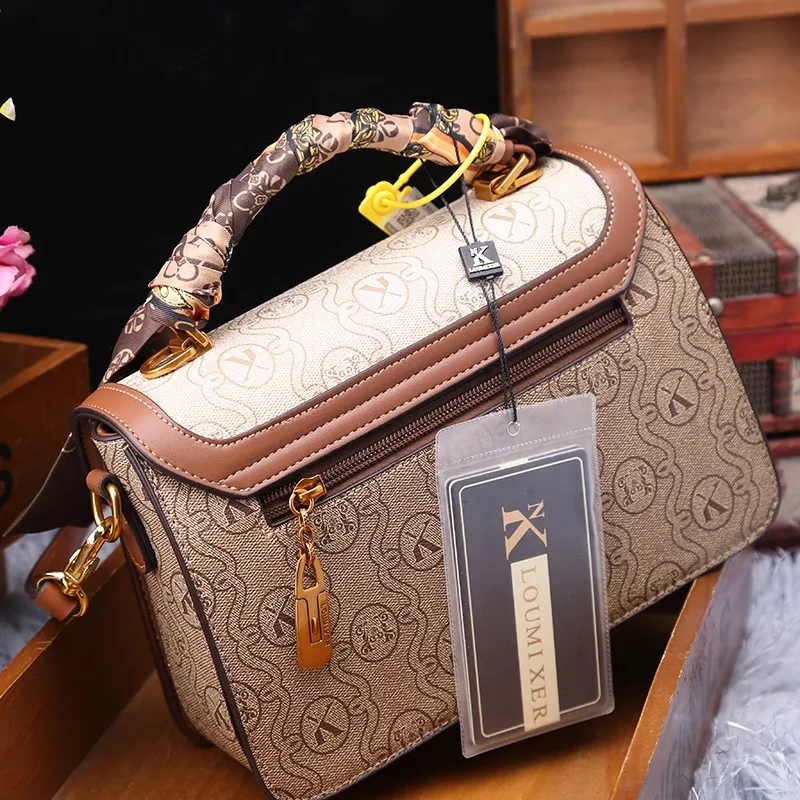 Women\'s handbag 2023 winter new senior designer fashion retro brand printed genuine leather handbag crossbody bag