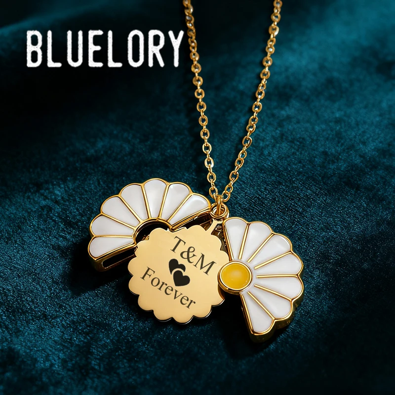 

Bluelory New Custom Name Necklace For Women Fashion Daisy Flower Pendant Opening And Closing Necklace Holiday Party Jewelry Gift
