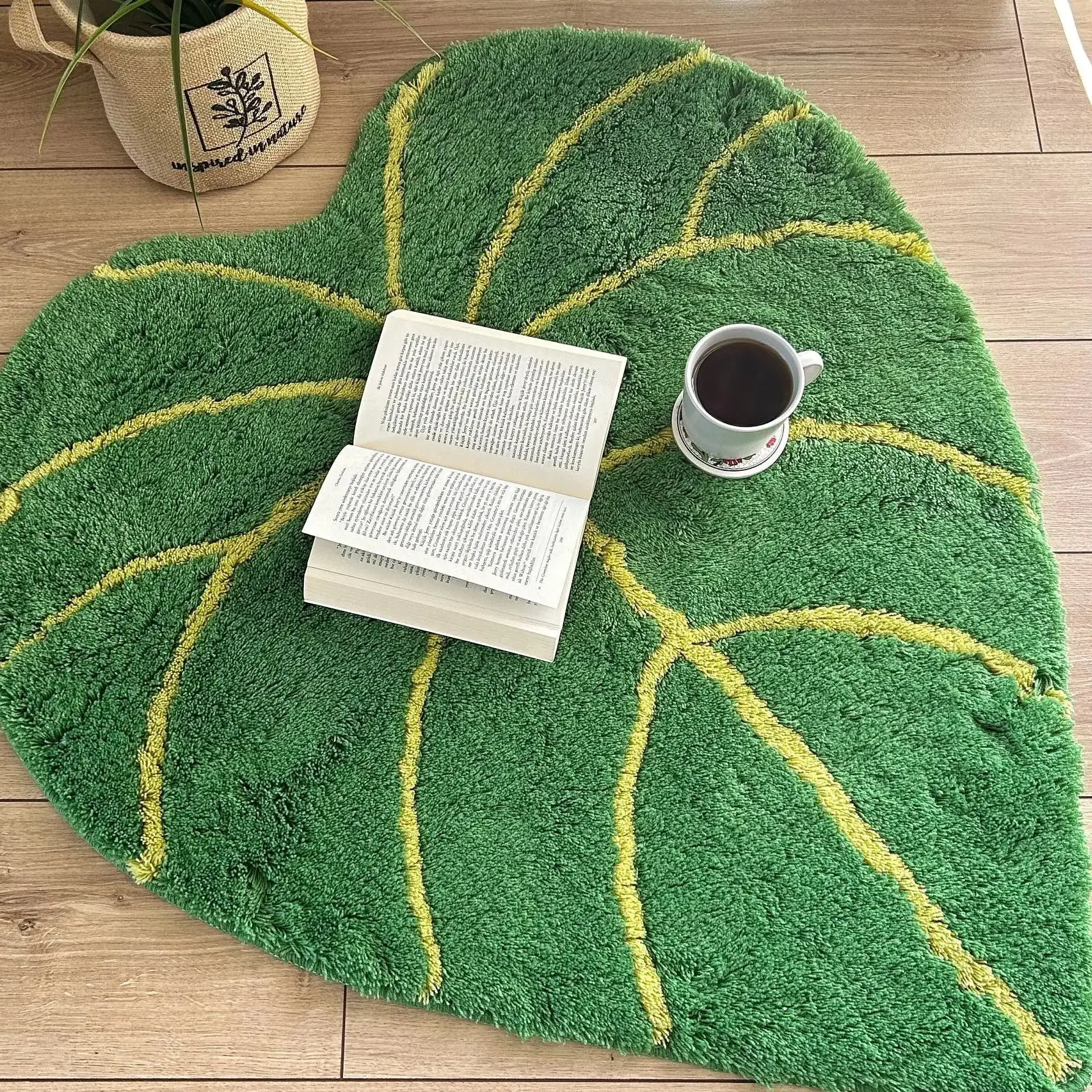 

Leaf Rug Heart Shaped Leaf Carpet Bedroom Housewarming Gift Home Decor Kitchen Soft Flannel Washable Dorm Area Rug