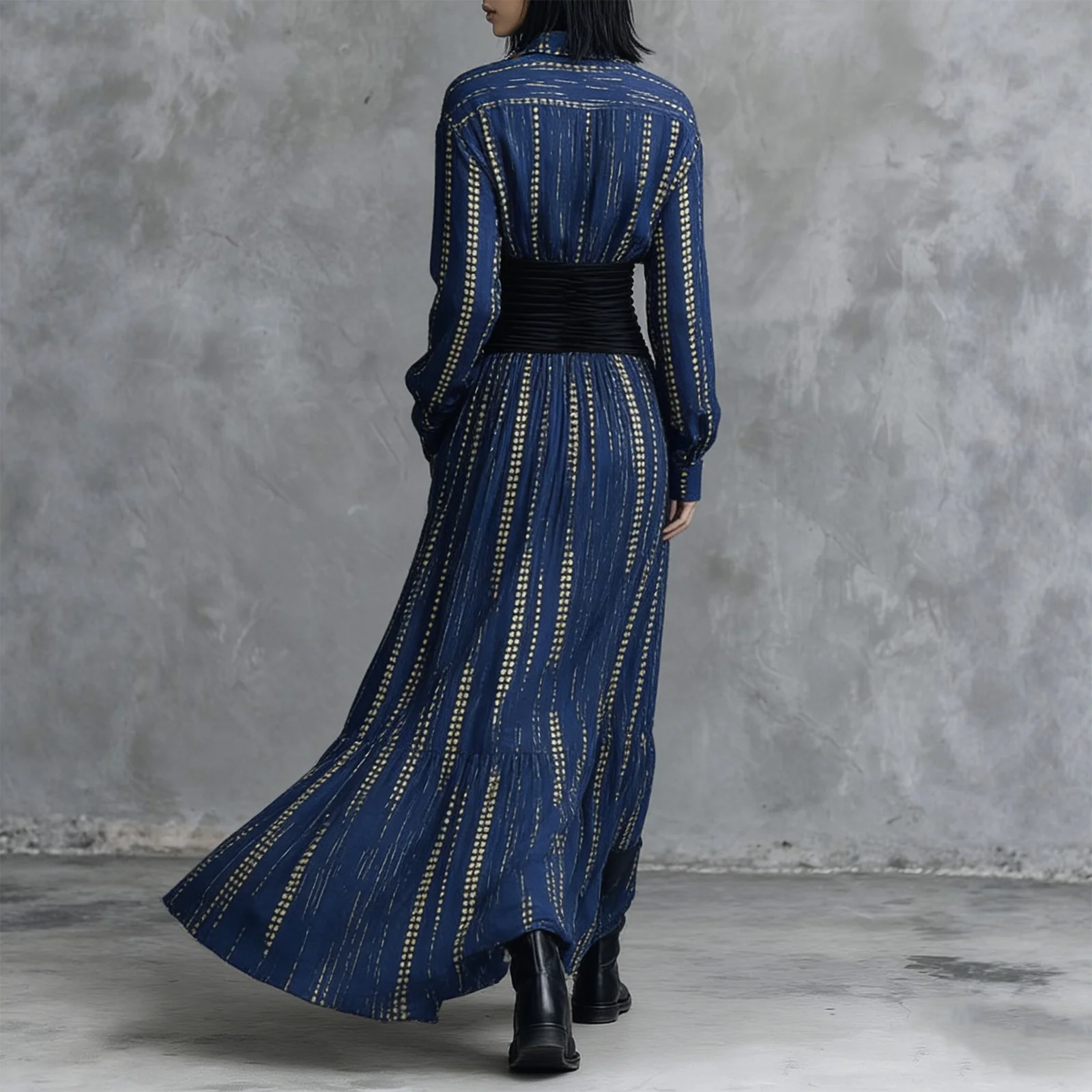 Robe chic à col en V, ceinture, taille froncée, robe maxi fluide à volants, robe chemise à rayures, fente latérale, accent métallique, robe décontractée tendance