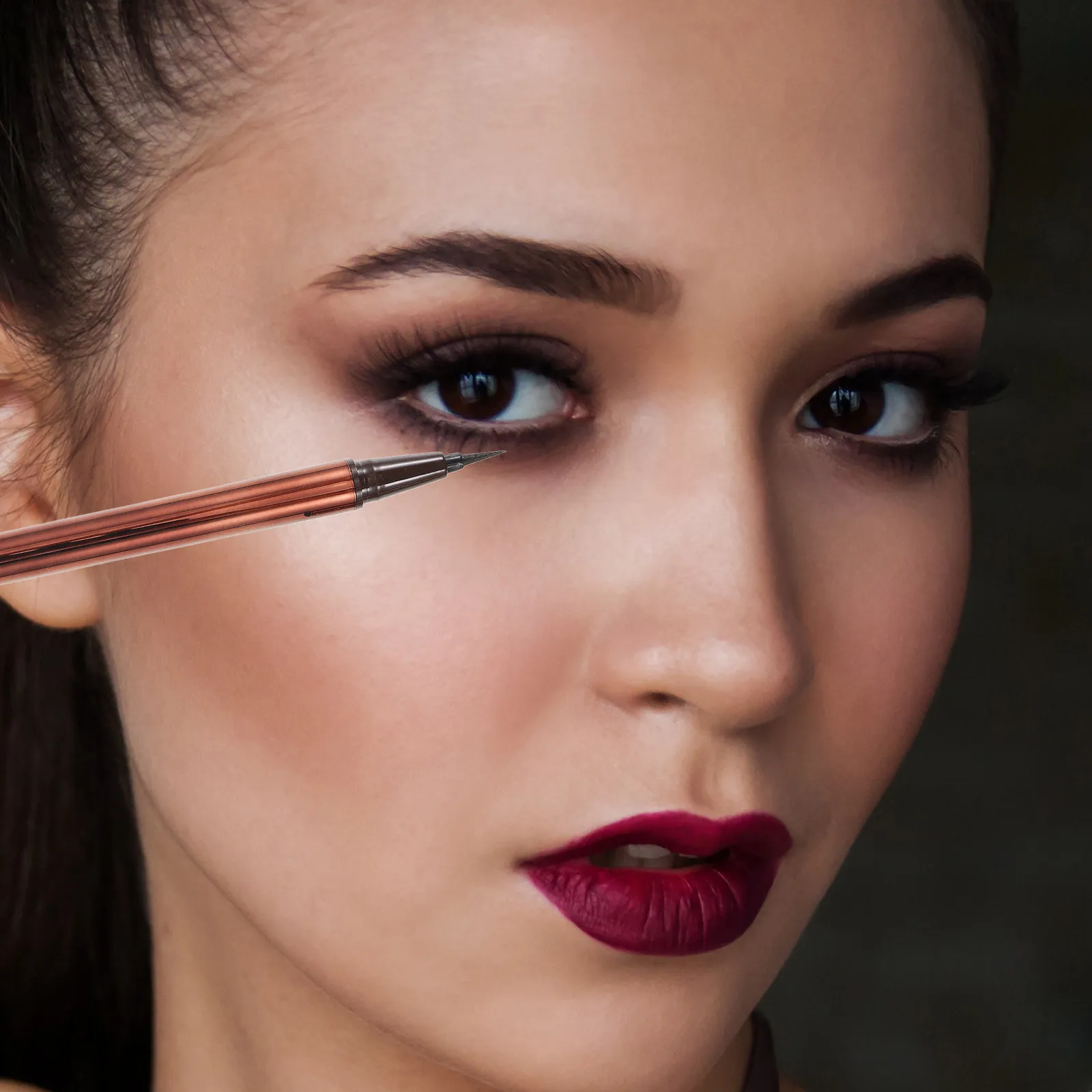 

Waterproof Eyeliner Pen Smudge Proof Liquid Eyeliner Pen Oil Resistant Quick Dry Eye Line Drawing Tool Female Makeup Accessory