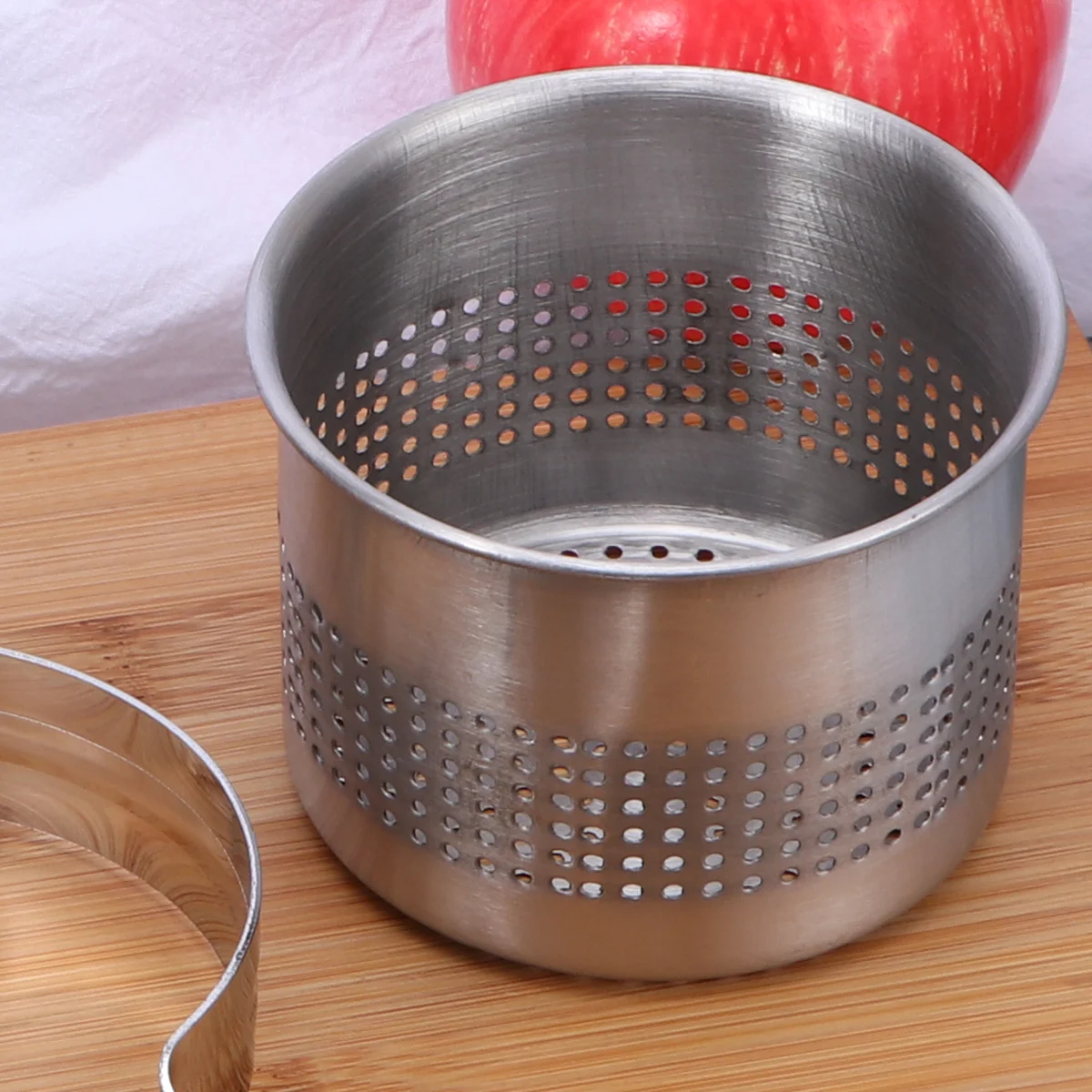 

Stainless Steel Potato Ricer Manual Juicer Press Fruit Squeezer Masher For Puree Vegetables Pumpkin Carrots