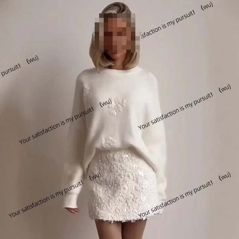 

Удобный и теплый однотонный вязаный жаккардовый свитер с круглым вырезом