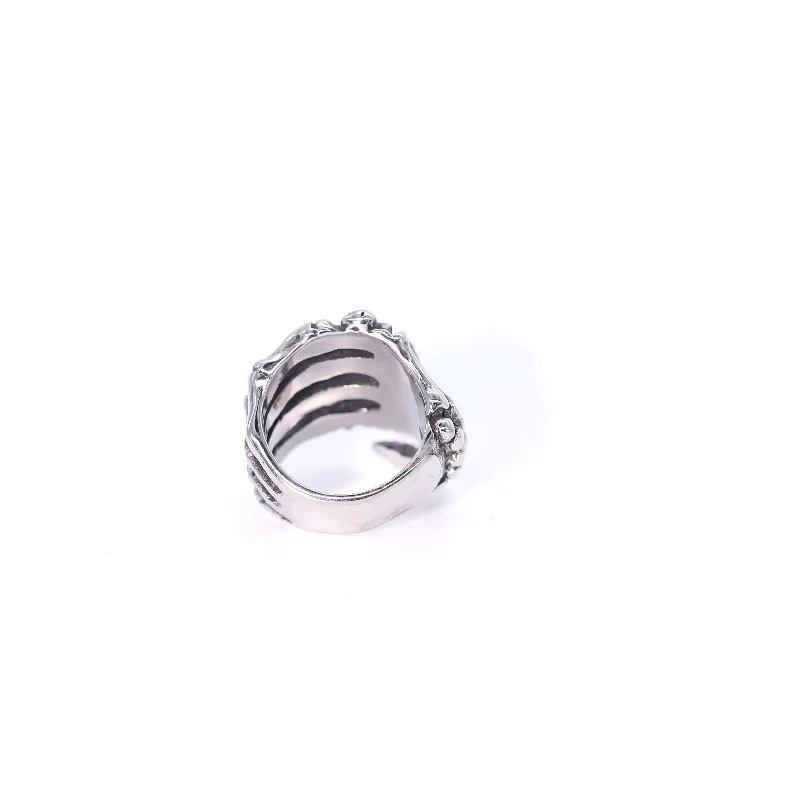 Gothic Hand Bone Stainless Steel Skull Rings Retro Finger Punk Rock Carved Skeleton Hand Bone Rings WDM Fashion Accessories
