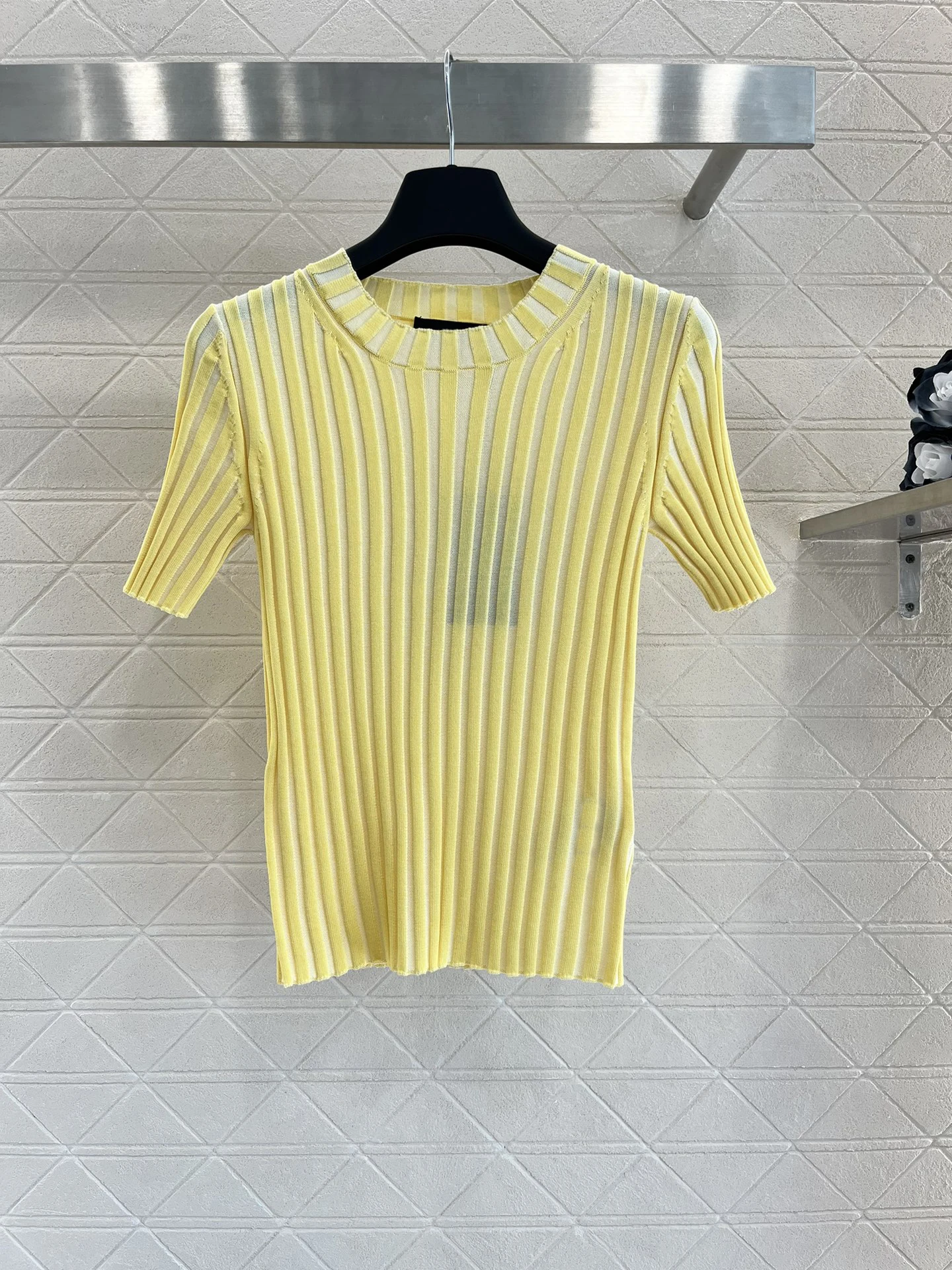 

Top Round neck design fashionable temperament Slim Soft and comfortable Casual and versatile