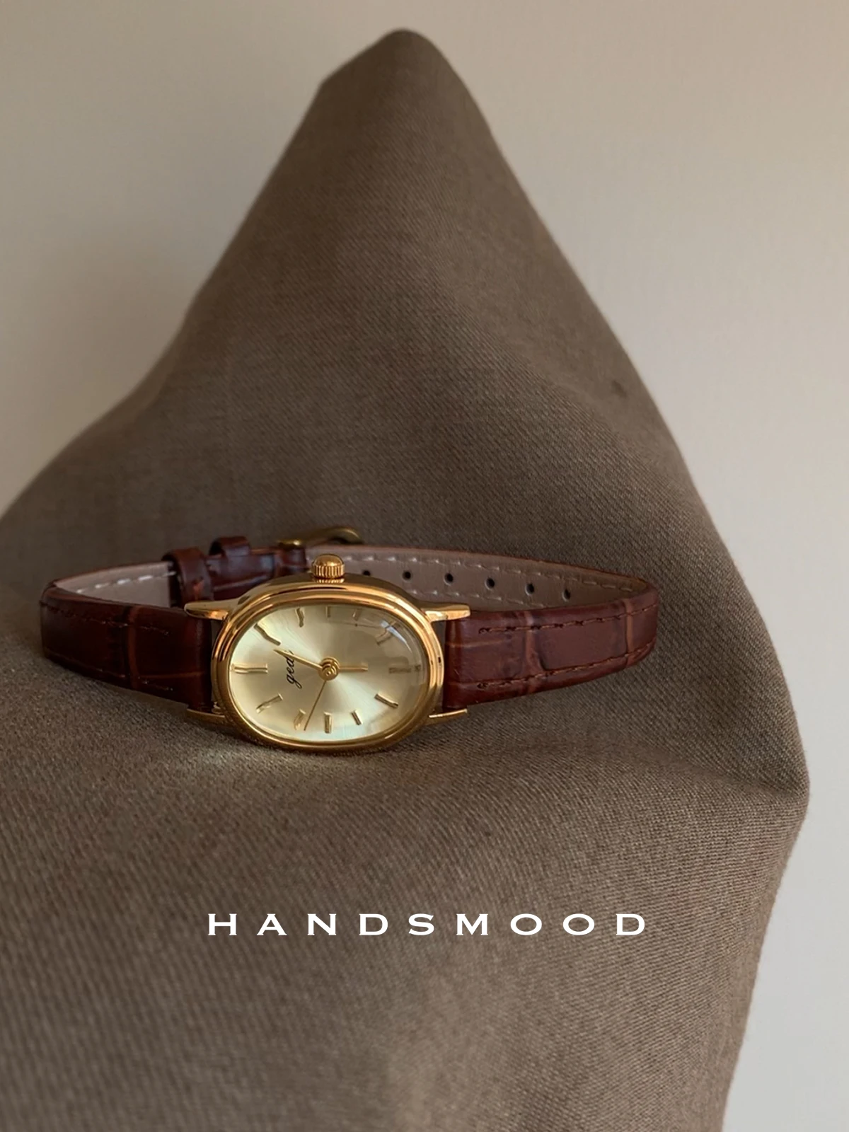 

Retro brown and gold oval small dial fashion literary temperament casual versatile women's leather watch gift for women