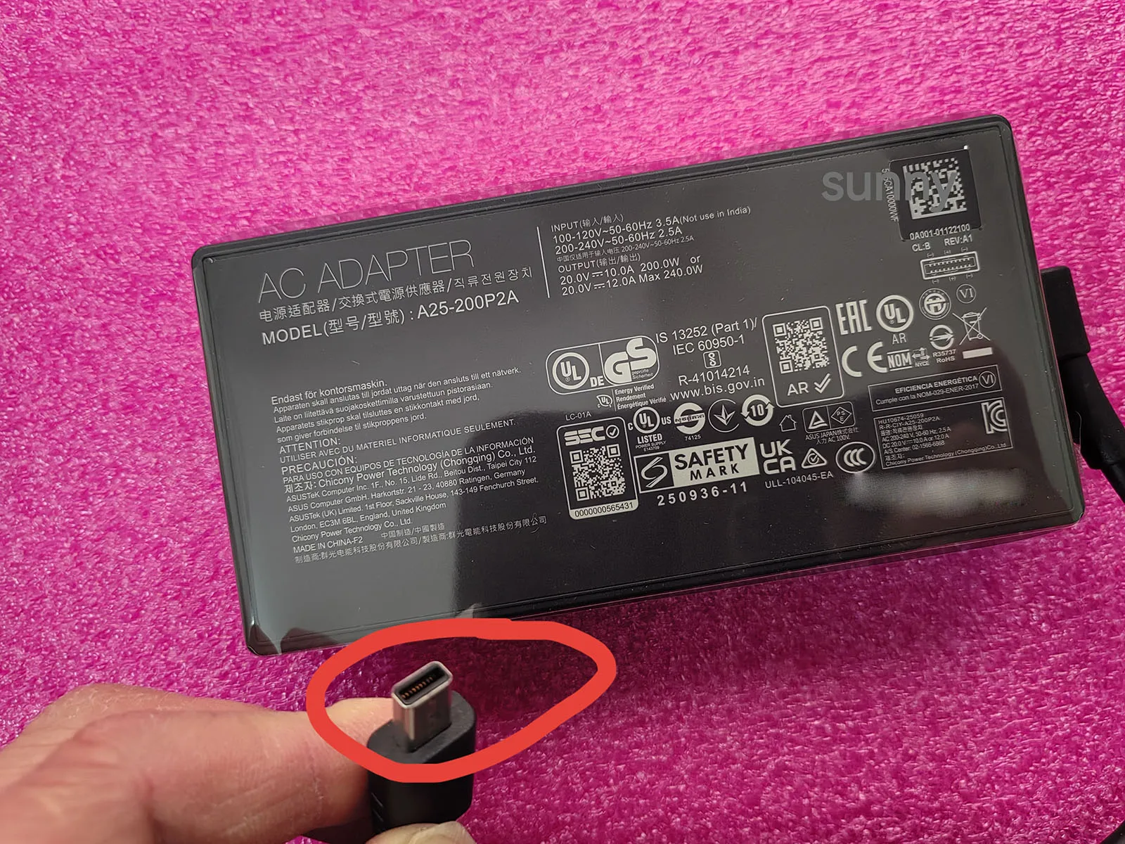 NEW OEM A25-200P2A Rectangle Conn 200W For ASUS ROG Zephyrus G14 (2026) GA403 GA403GM RTX5060 Gaming Laptop 20V 10A Original