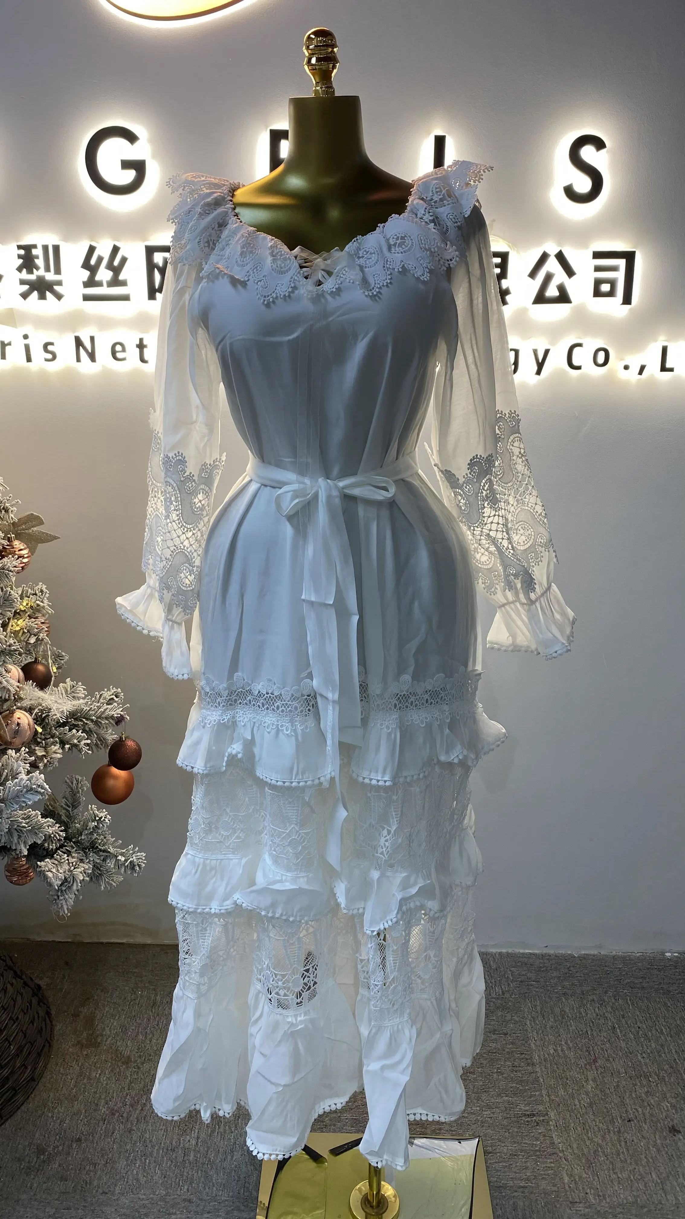 2025 Abito francese elegante in tinta unita in stile retrò con colletto a linea singola, ciondolo a torta, maniche lunghe e cintura.-GZXX081