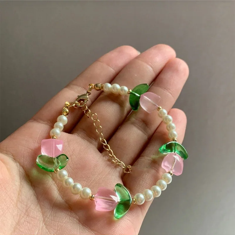 Korean Sweet Imitation Pearl Tulip Bracelet for Women Temperament White Beads Flower Bracelet Girls Wedding Party Jewelry Gift