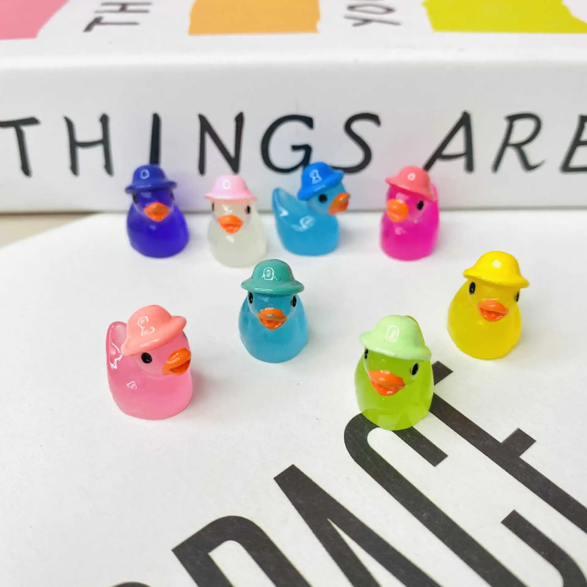 50-100PCS Luminous Mini Ducks Miniature Duck with Hats Fluorescence Fairy Garden Decoration Cute Animals Micro Landscape