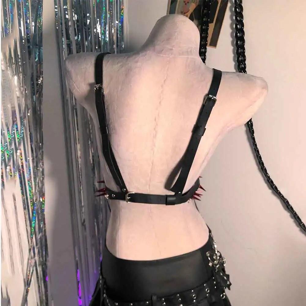 موضة إحياء هاراجوكو الجرونج الشرير الصخرة في سن المراهقة Y2K بلايز Kawaii سايبر القوطي E-الفتيات القوطية تانك ايمو الجمجمة 90s سبايك رصع برشام