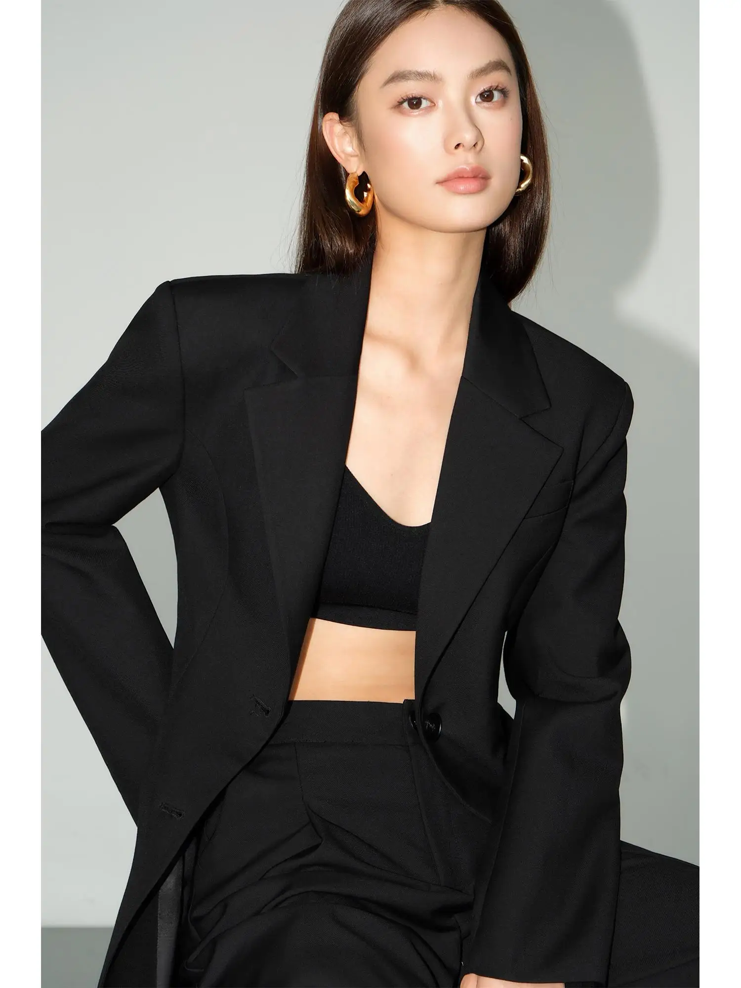 

Elegant Black Tailored Jacket Women's Slim Fit Waist-Cinching High-End Feel Casual Style Long Sleeve Fashionable Outerwear