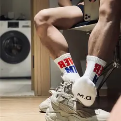 1 paire de chaussettes blanches à lettres pour hommes, vêtement de sport confortable et sexy pour gay