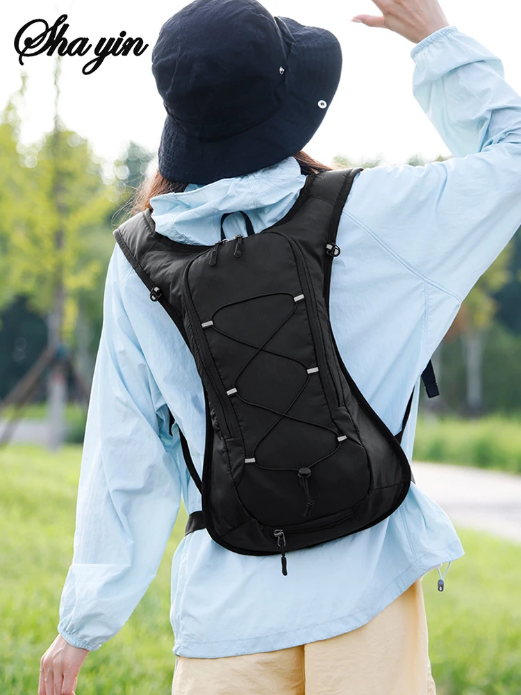 12L Outdoor-Sport-Rucksack für Radfahren, Laufen, Wandern mit Hydratationsblase, Helmhalterung, wasserdicht, ultraleicht – Detail 3