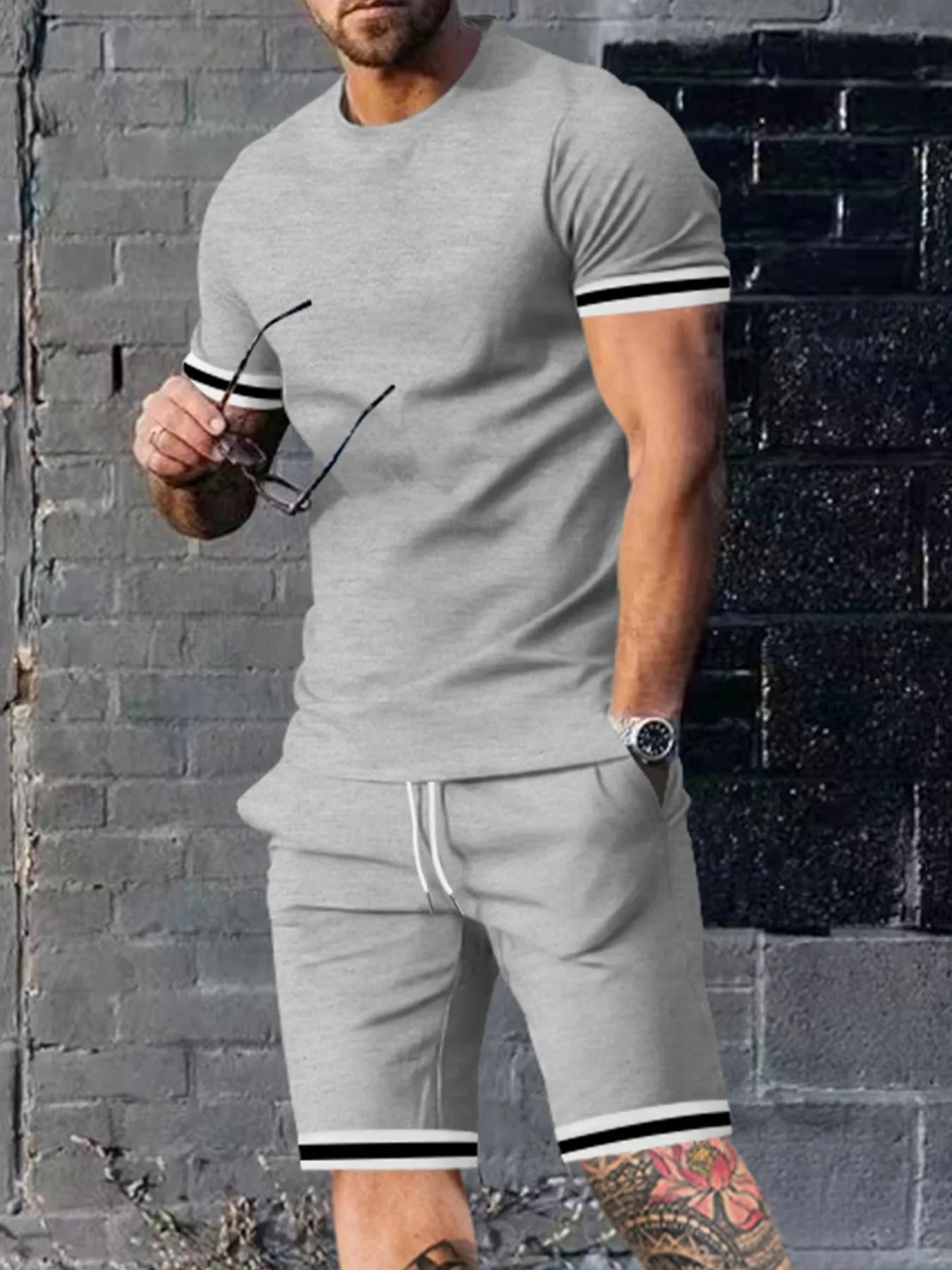 Summer fashion new 2025 European and American men's summer loose short sleeved top sports breathable quick drying casual round