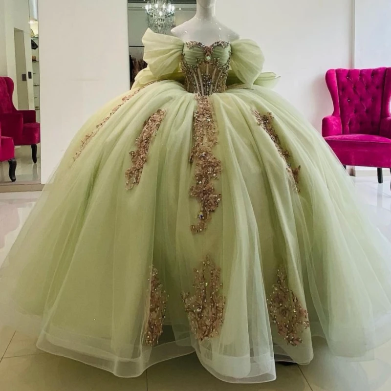 

Green Shiny Quinceanera Dresses Ball Gown Off The Shoulder Applique Lace Beading Bow Tull Corset Party Birthday Sweet 16 Vestido