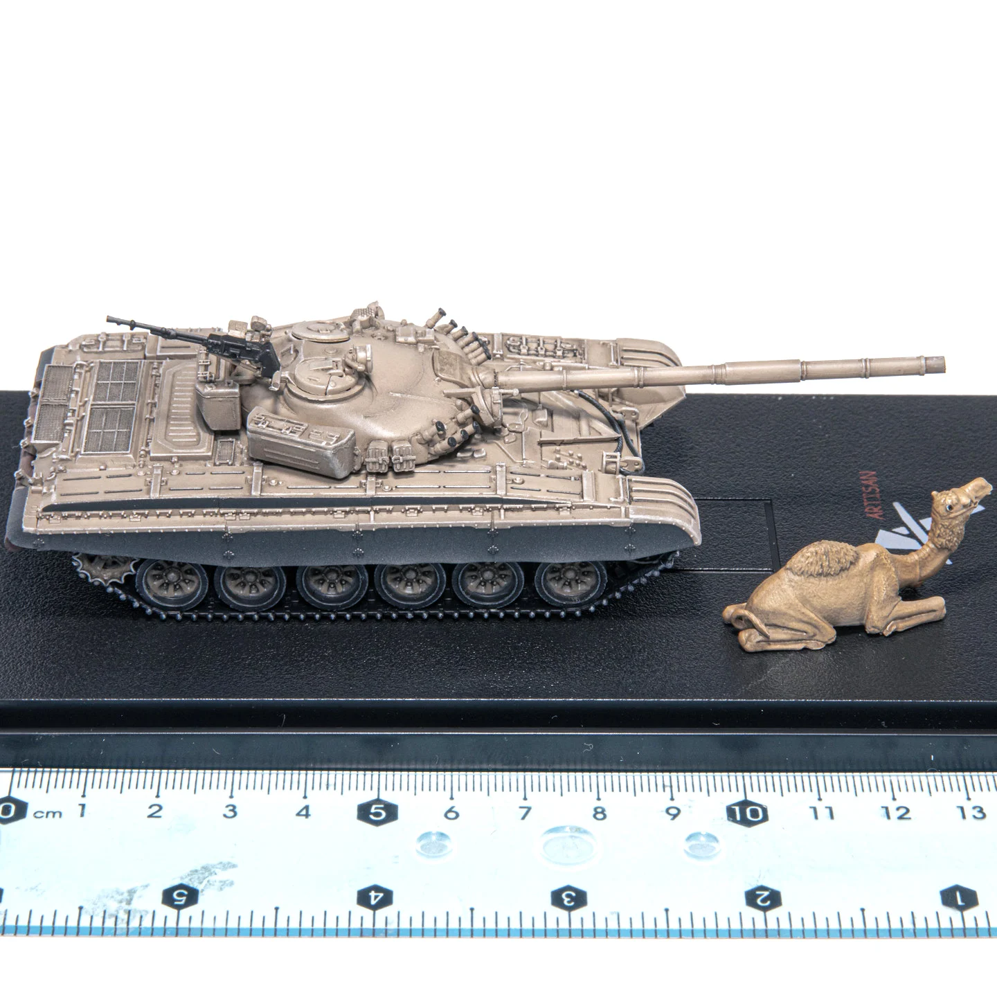 

1: 72 AS Russian T-72A main battle tank desert paint (with 1 camel model included) static finished model
