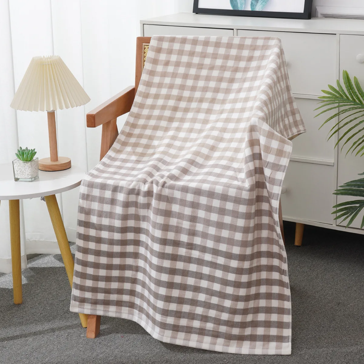 100% Cotton Gingham Bath Towel, Double-Sided 100% Cotton Gauze Adult Towel for Home Use, Soft and Absorbent Bath and Beach Towel