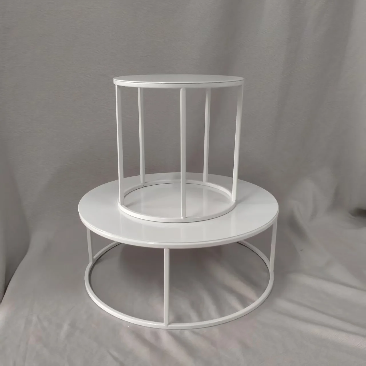 

Metal Round Floating Cake Stand White Cake Separator Wedding Cake Tier Birthday Party Cupcake Display Stand Decor