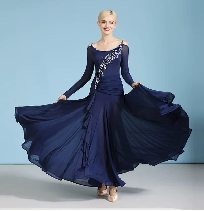 New Long-Sleeved Halter Neck Modern Dance Dress Standard Ballroom Dance Attire