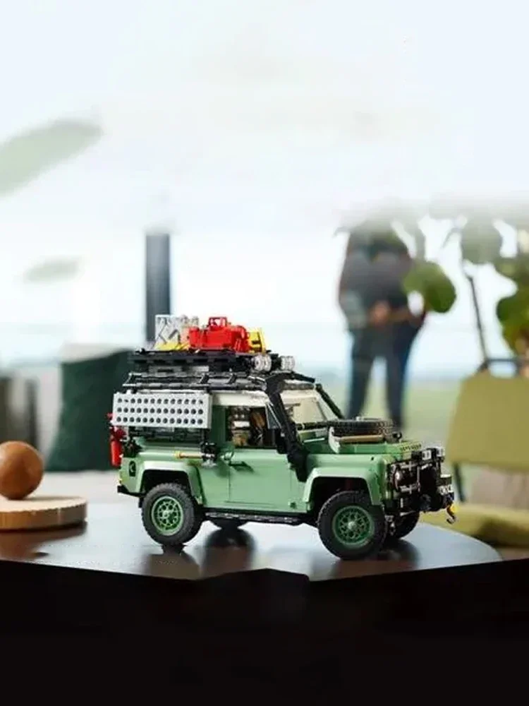 

New high-tech Land Rover Defender super off-road racing model building blocks 2336pcs children's toy gifts
